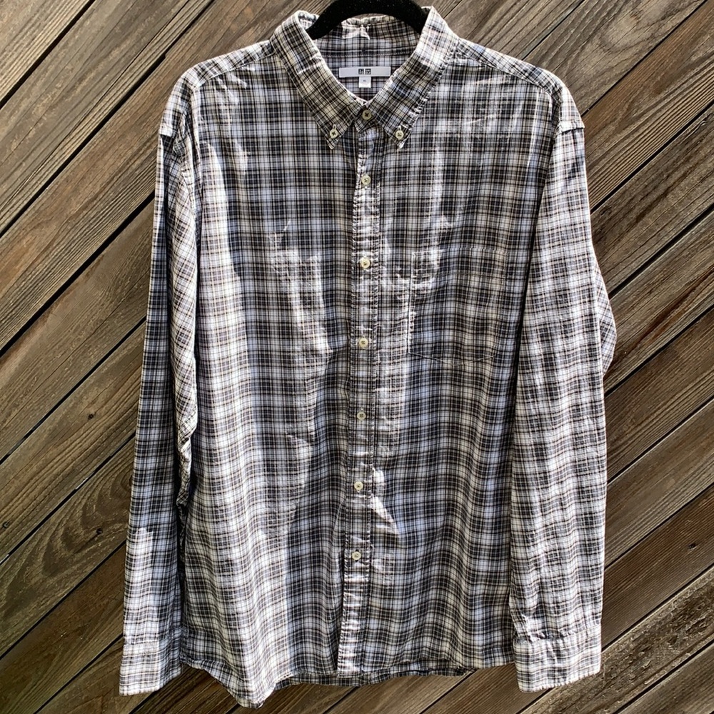 Uniqlo Cotton Grey & White Plaid Button Down Shirt